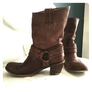 Frye Carmen Harness Short Boot 👢